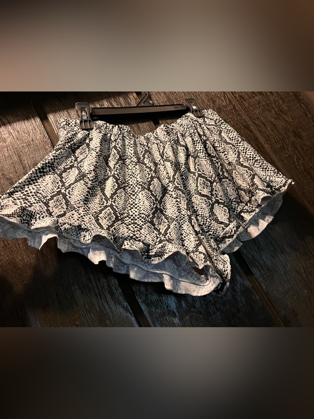 Womens Ruffle Snake-Print Booty shorts - Black/White